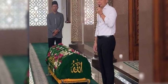 ibu-wakil-wali-kota-surabaya-armuji-meninggal-dunia-eri-ketua-dprd-sampaikan-bela-sungkawa
