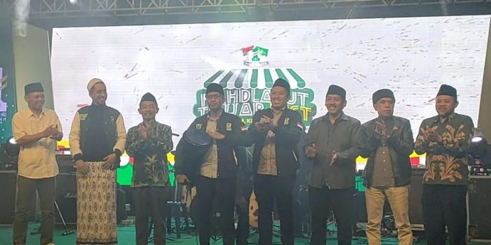 Pembukaan Nahdlatut Tujjar Fest di Alun-Alun Sidoarjo yang merupakan rangkaian dari peringatan 1 Abad NU resmi dibuka, Rabu (1/2/2023) malam. Foto: Ist.