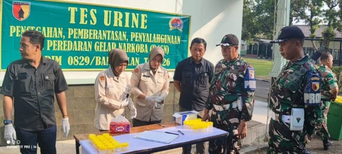 Kegiatan tes urine dadakan Kodim Bangkalan