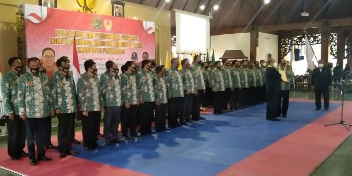 Pelantikan pengurus KONI Pamekasan periode 2021-2025 di Mandhapa Agung Ronggosukowati.
