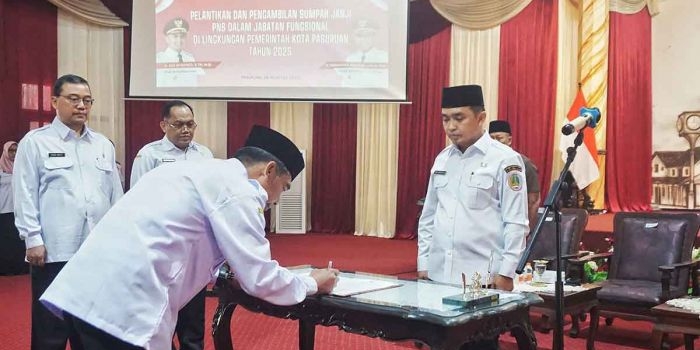wali-kota-pasuruan-lantik-106-pns-fungsional-dorong-asn-jadi-pelayan-publik