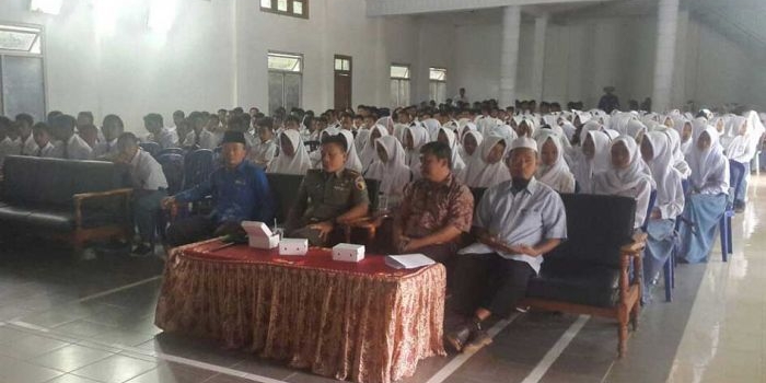 Pembekalan siswa-siswi SMKN Kebonagung dengan materi Wawasan Kebangsaan.