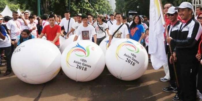 RESMI: Menteri Pemuda dan Olahraga (Menpora) Imam Nahrawi saat peluncuran logo dan maskot Asian Games 2018, di Jakarta, Minggu (27/12). foto merdeka.com