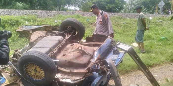empat-penumpang-honda-accord-tewas-usai-tertabrak-ka-mutiara-timur-di-pasuruan-ini-identitasnya