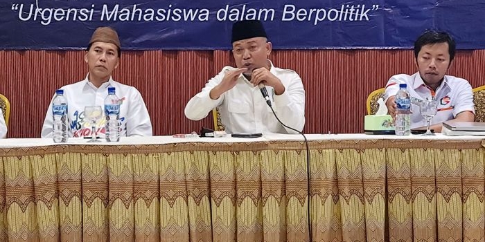 Ketua DPC PKB Bangkalan, Syafiuddin saat membuka pendidikan politik untuk Gemasaba di Blessing Hills Family Resort & Hotel, Trawas, Mojokerto, Senin (22/11).
