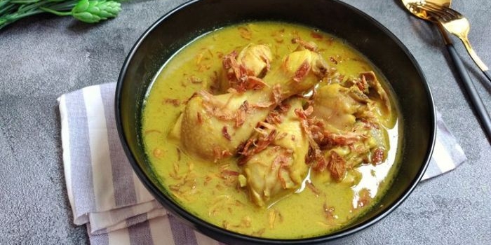 Resep Opor Ayam untuk 4 Porsi, Ide Lauk Makan di Rumah. Foto: Ist