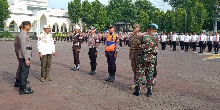 Apel Gelar Pasukan Operasi Lilin Semeru 2022 di Halaman Sarja Arya Racana Mapolres Pasuruan.
