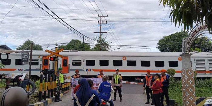 pt-kai-sampaikan-prihatin-atas-dua-kejadian-tertempernya-otk-dan-motor-tegaskan-rel-harus-steril