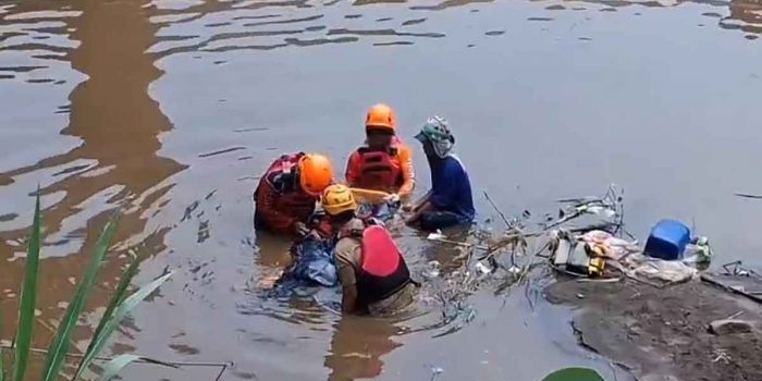 pria-asal-probolinggo-tewas-kesetrum-di-dam-beji