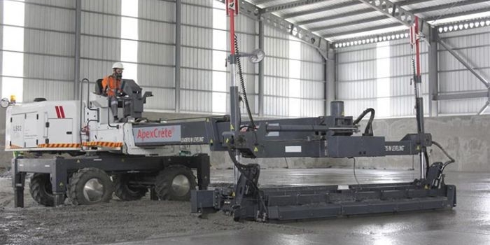 Pengerjaan konstruksi lantai (flooring) pabrik PT Hyundai Motor Manufacturing Indonesia (HMMI) seluas 7 hektare di Cikarang, Jawa Barat dengan menggunakan ApexCrete. (foto: ist)