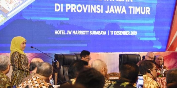 Gubenur Khofifah Indar Parawansa pada acara sosialisasi Perpers No 80 Tahun 2019 di hotel Marriot, Selasa (17/12).