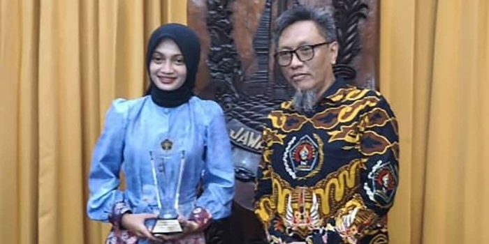 wali-kota-kediri-dinobatkan-pwi-jatim-jadi-tokoh-muda-pemberdaya-masyarakat