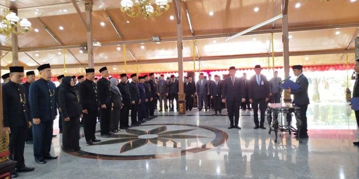 bupati-bangkalan-mutasi-233-asn-sepanjang-2025-3-posisi-kepala-dinas-masih-kosong