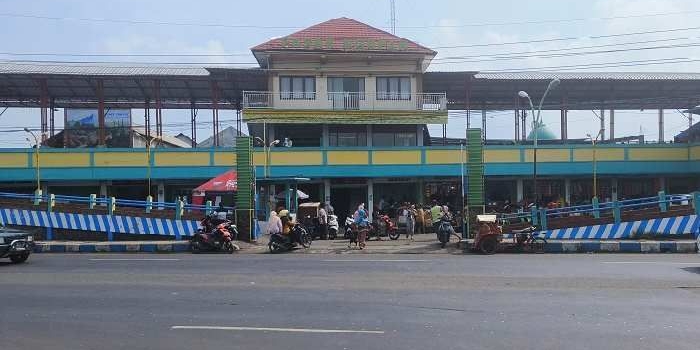 Pasar Ngopak, sumber pendapatan asli desa Arjosari, Kecamatan Rejoso, Pasuruan.