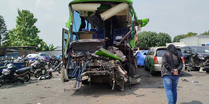 ditlantas-polda-jatim-beberkan-penyebab-kecelakaan-bus-pariwisata-di-tol-jombang