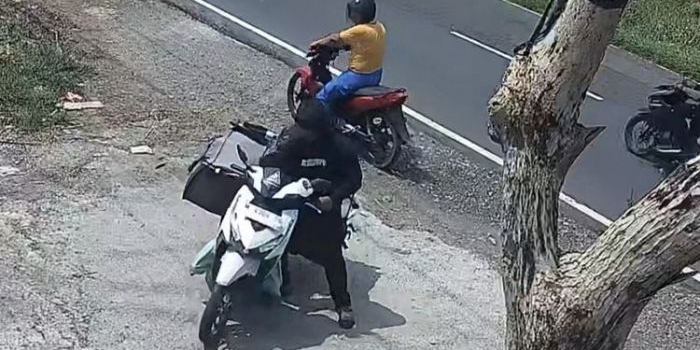motor-milik-kurir-di-bangkalan-beserta-ratusan-paket-yang-belum-terkirim-raib-digasak-maling