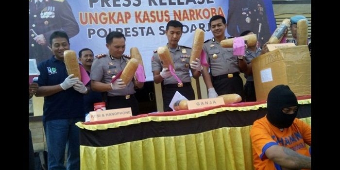 Sat Resnarkoba Polresta Sidoarjo menangkap Ilman Barori (42), warga Desa Durungbedug, Kecamatan Candi. 