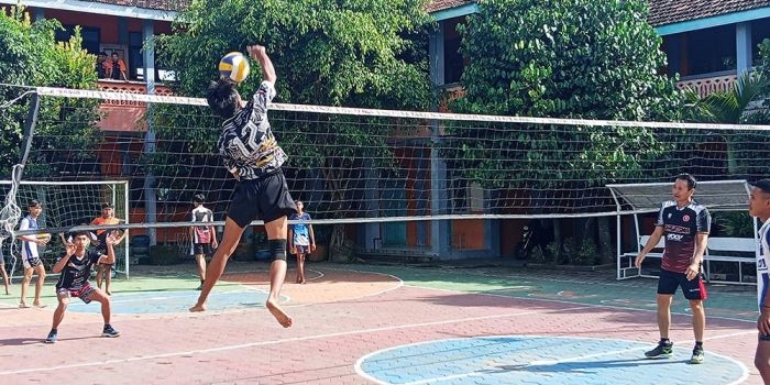 dukungan-bakat-non-akademik-siswa-smk-pgri-1-magetan-kembangkan-ekskul-voli-dan-futsal