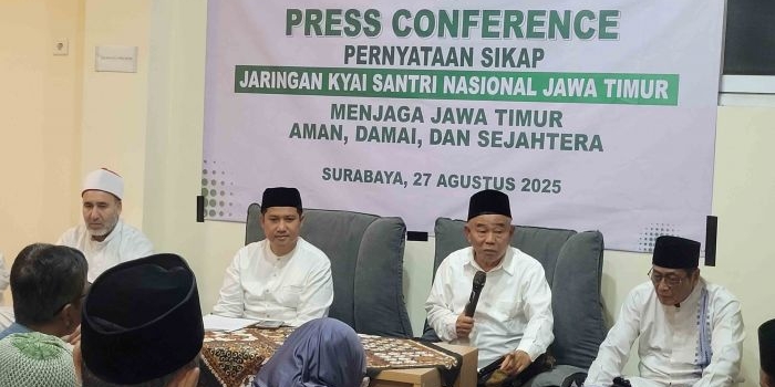 prof-kiai-asep-dedi-mulyadi-tak-cerdas-khofifah-pakai-referensi-keilmuan