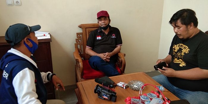 Ketua DPRD Nganjuk, Tatit Heru Tjahjono (tengah). (foto: BAMBANG/ BANGSAONLINE).