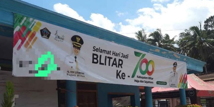 Baliho petahana yang ada di Kabupaten Blitar.