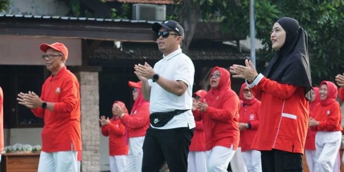 bersama-lansia-wali-kota-pasuruan-gelar-senam-tera-di-hari-jadi-daerah-yang-ke-340