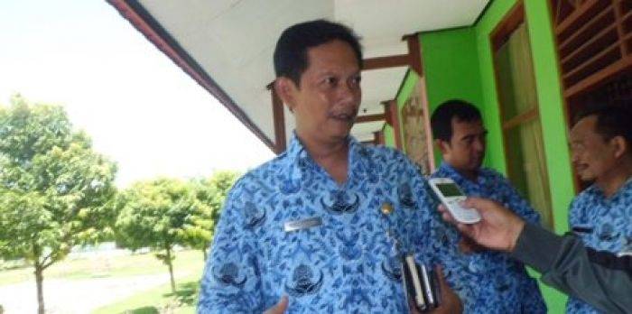Yoko Priyono Kepala Dinas Pendidikan Kabupaten Mojokerto saat memberikan keterangan. foto: Rochmad Aris/BangsaOnline.com