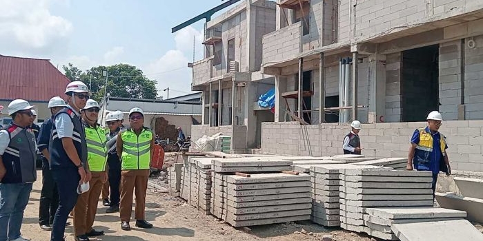 bupati-jombang-tinjau-pembangunan-sekolah-rakyat-jelang-tahun-ajaran-baru