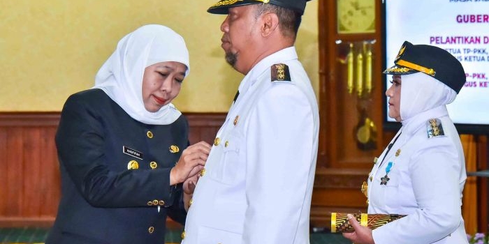 khofifah-lantik-bupati-dan-wabup-magetan-tekankan-percepatan-adaptasi-program-pusat