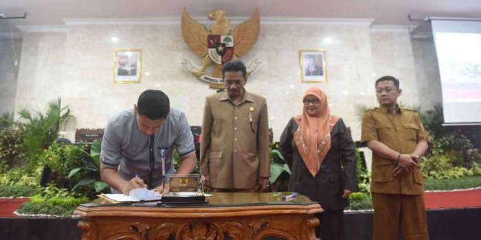 wali-kota-kediri-dan-ketua-dprd-teken-persetujuan-raperda-tentang-perubahan-apbd-ta-2023-jadi-perda