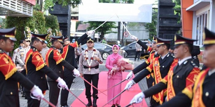 akbp-ramadhan-nasution-resmi-jabat-kapolres-gresik-gantikan-akbp-rovan-mahenu