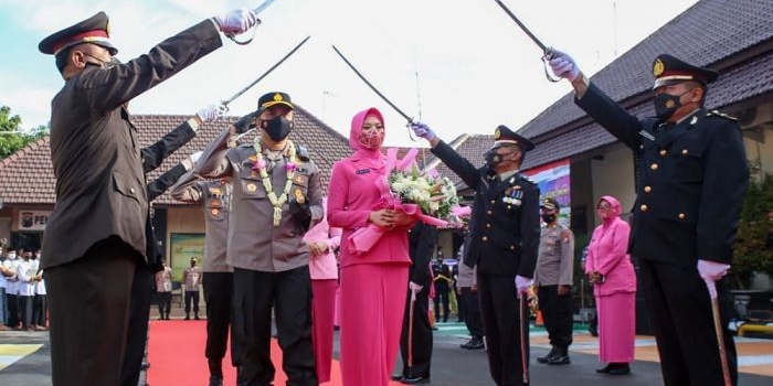Suasana saat penyambutan AKBP Moh Nurhidayat sebagai Kapolres Jombang yang baru.
