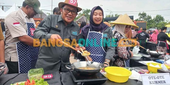 Salah satu peserta festival ote-ote di Kota Mojokerto. Foto: ROCHMAT SAIFUL ARIS/BANGSAONLINE