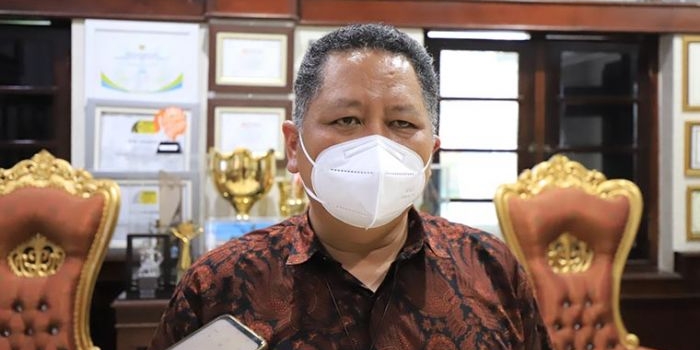 Plt. Wali Kota Surabaya, Whisnu Sakti Buana.