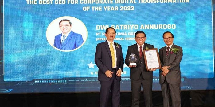 digitech-award-2023-petrokimia-gresik-raih-penghargaan-bintang-5