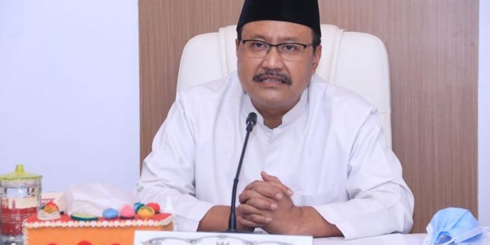 Gus Ipul mengikuti talkshow bersama Uniwara dari Media Command Centre (MCC) Kota Pasuruan.
