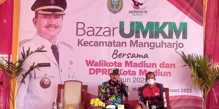 Wali Kota Madiun Maidi saat memberikan sambutan kegiatan bazar di Kecamatan Manguharjo.