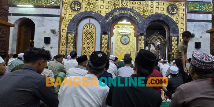 kuliah-subuh-perdana-ramadhan-di-masjid-agung-bangkalan-kh-syafik-tekankan-makna-puasa