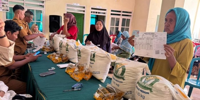bulog-surabaya-tuntaskan-58-persen-penyaluran-bantuan-pangan-di-gresik