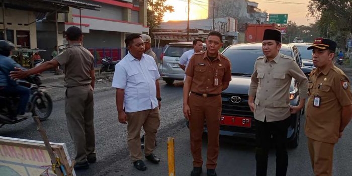 pemkab-jember-percepat-perbaikan-jalan-jombang-kencong