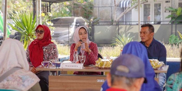 gotong-royong-kelola-sampah-wali-kota-mojokerto-apresiasi-bank-sampah-migunani-kelurahan-meri