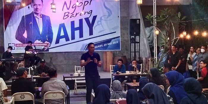 AHY saat bertemu dengan milenial di Ngawi.