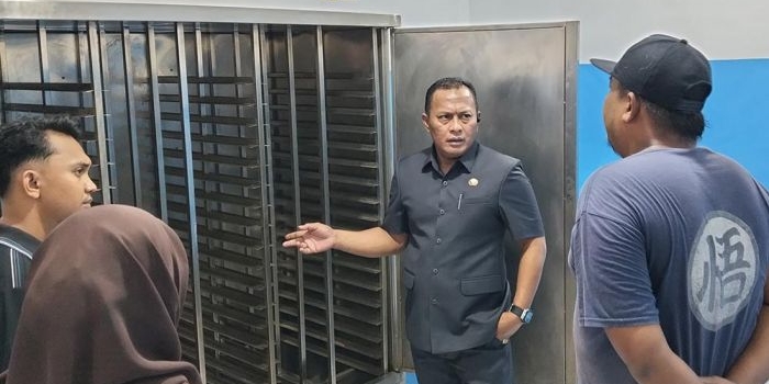 sidak-dapur-mbg-di-pademawu-timur-wabup-pamekasan-pastikan-kebersihan-dan-keamanan-pangan