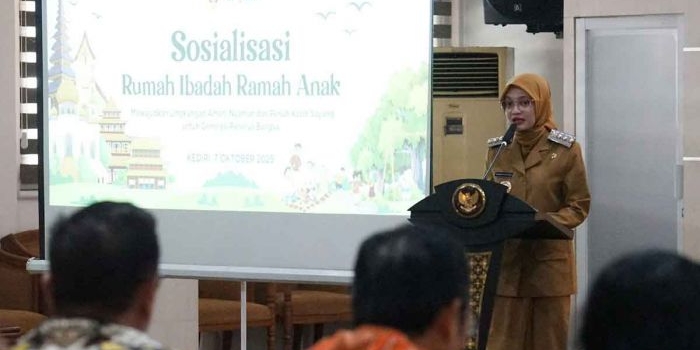 Wali Kota Kediri saat memberi sambutan. Foto: Ist