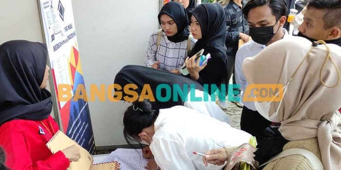 Para pencari kerja di Kabupaten Mojokerto. Foto: YUDI EKO PURNOMO/BANGSAONLINE