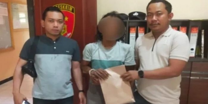 pria-di-lamongan-curi-iphone-13-di-masjid-saat-pemiliknya-tertidur