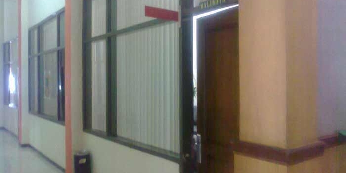 Kantor Wali Kota Mojokerto yang selalu tertutup sejak pagi. foto: SOFFAN/ BANGSAONLINE