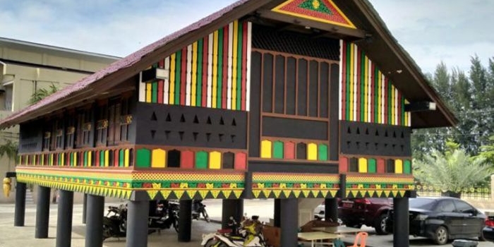 Rumah Adat Aceh. foto: mma/ bangsaonline.com