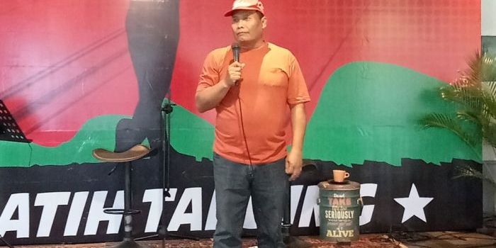 H. Satib, Penasehat Perpesi Cabang Jember saat membuka Turnamen Golf Nasional Piala H. Satib.