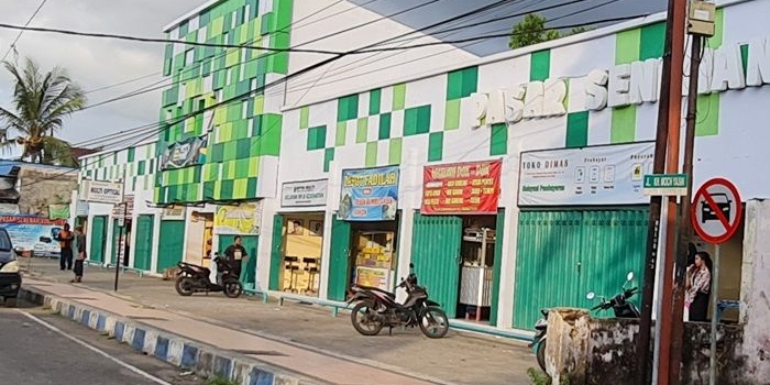 Pasar Senenan, Jalan Raya Teuku Umar, Bangkalan.